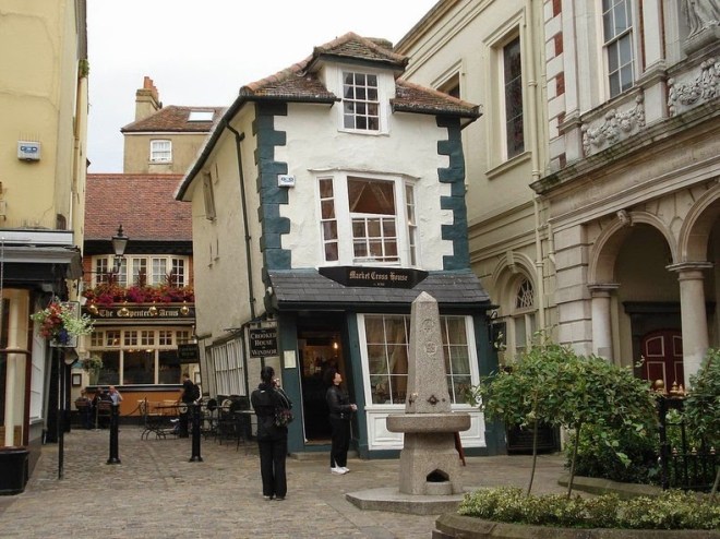 crooked-house-windsor-3[6]